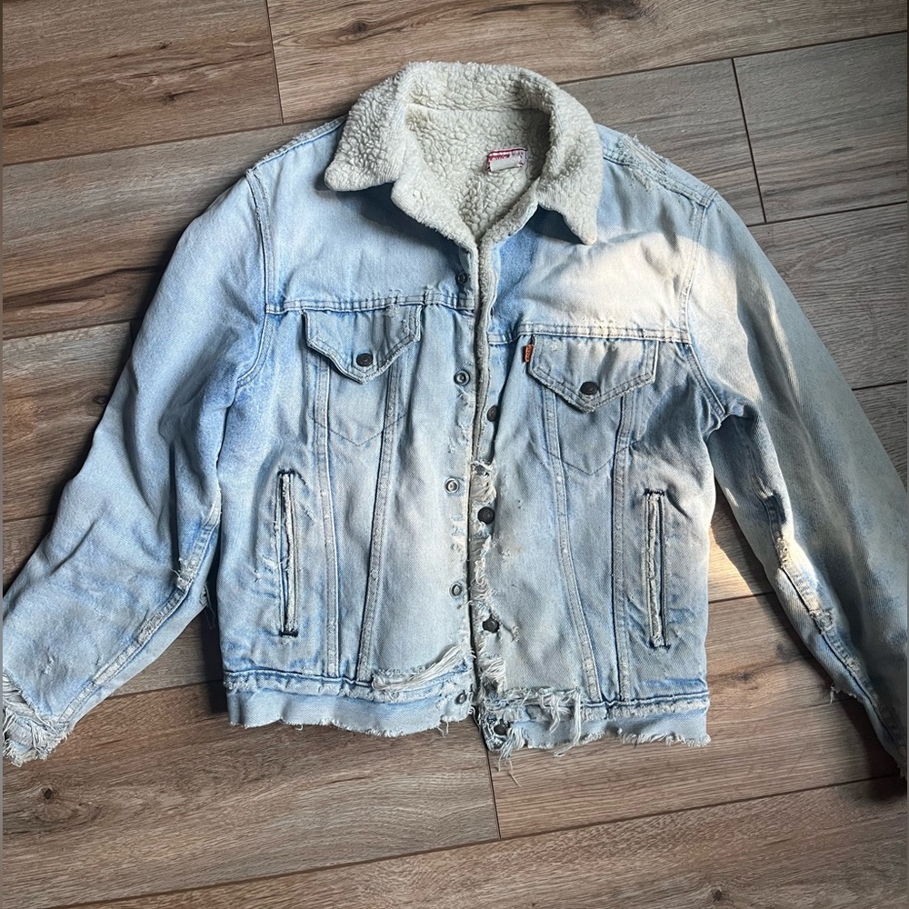 VINTAGE LEVI’S Denim Acid Wash Sherpa Jacket